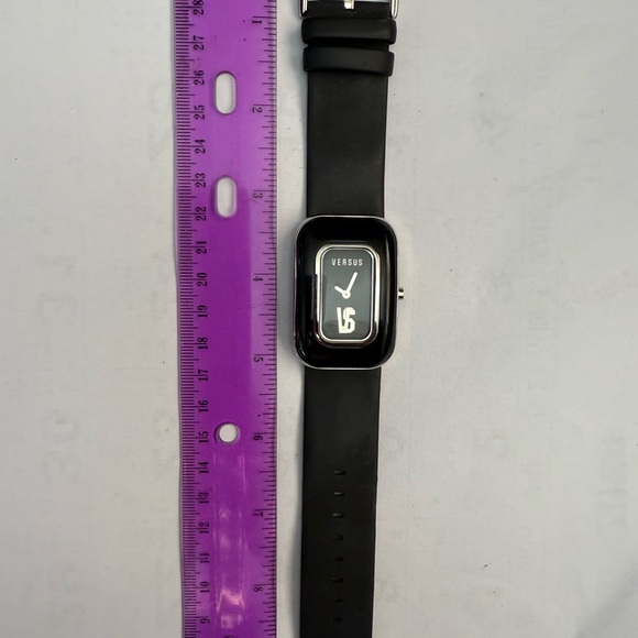 Versace “”Versus” Watch - Picture 3 of 3